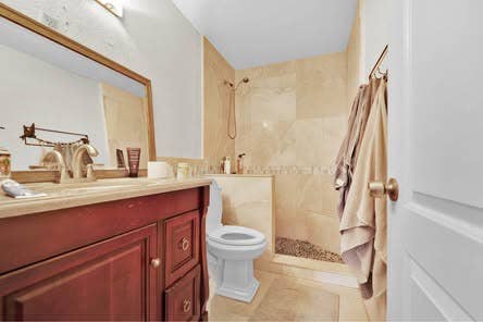 Master Bedroom, Private Bathroom