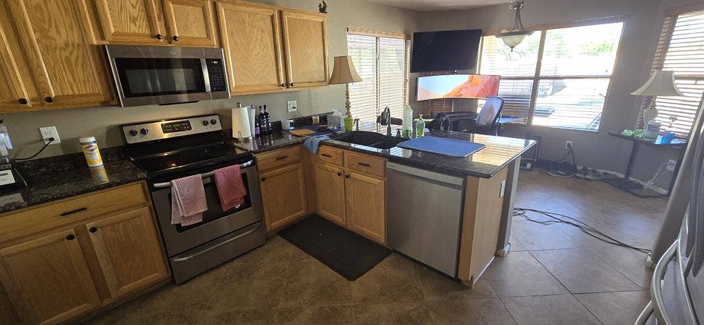 Room for rent - Desert Ridge