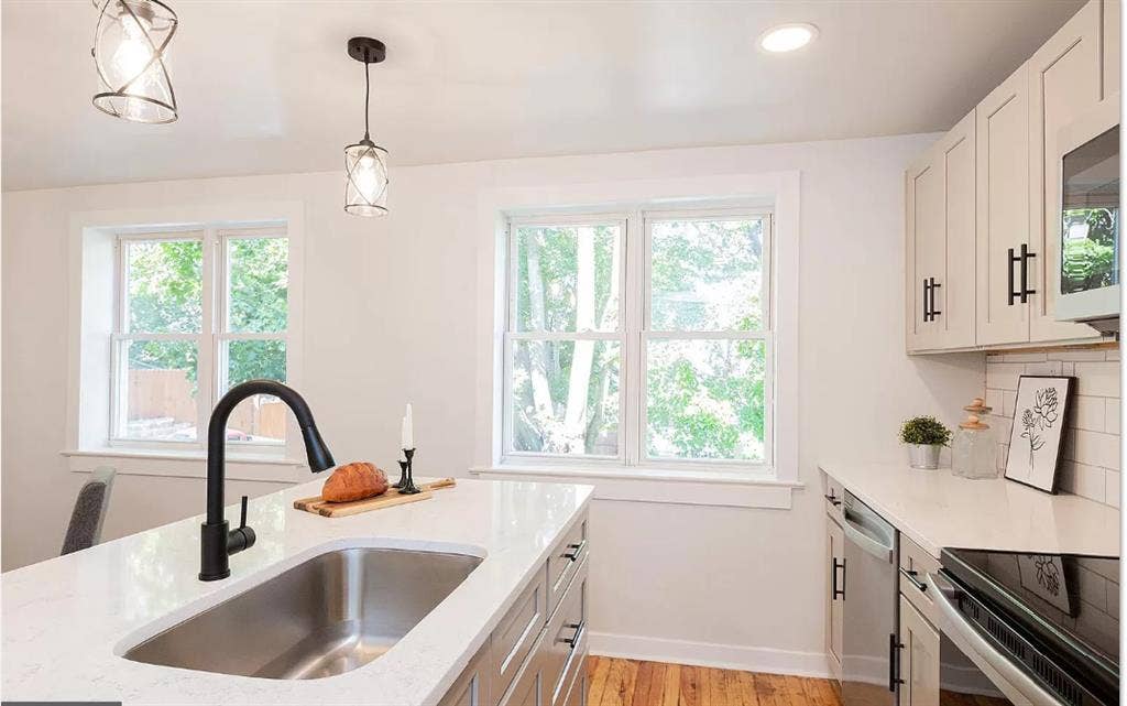 CLEAN, QUIET ROOM FOR RENT Inc Util