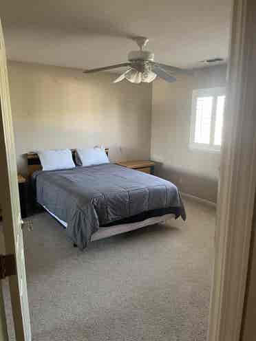 Lrg furnished bedroom fullbathroom