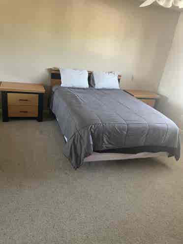 Lrg furnished bedroom fullbathroom