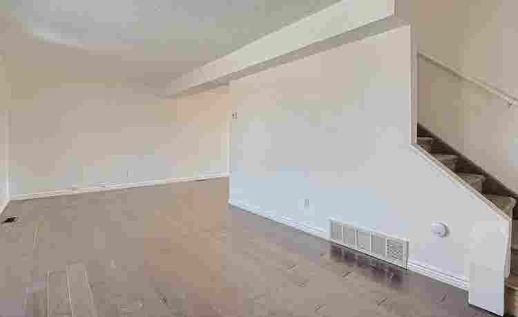 Renovated Private Room on 1st Floor