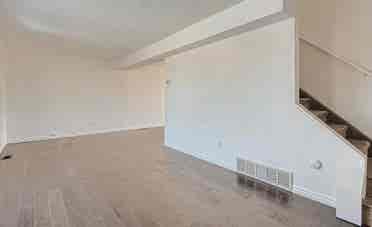 Renovated Private Room on 1st Floor