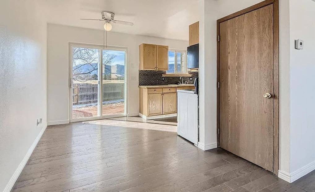 Renovated Private Room on 1st Floor