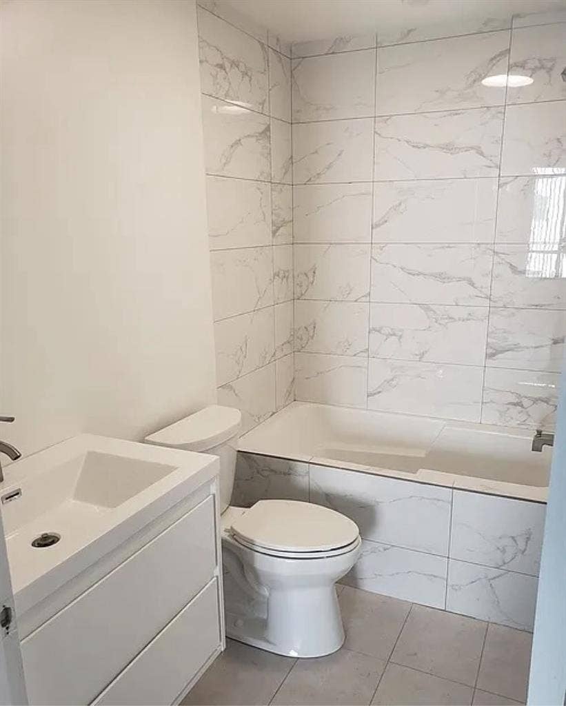 Room Available in 3BR WeHo - $