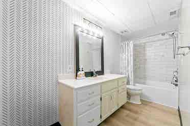 live and relax in fully remodeled