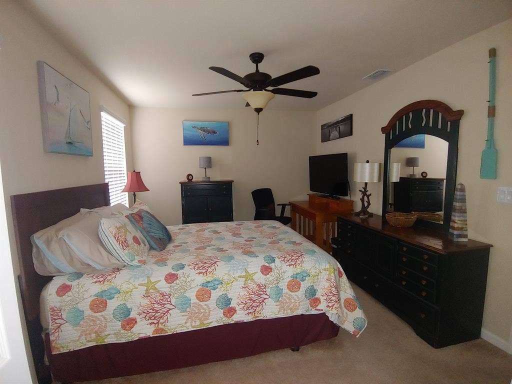 BEACHSIDE furn bdrm, private bath