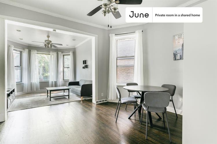 3 BR in Chicago