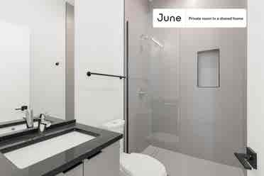 4 BR in Chicago