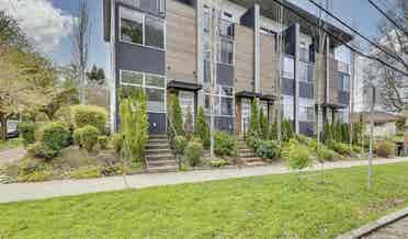 Townhouse w/ professionals, U-Dist