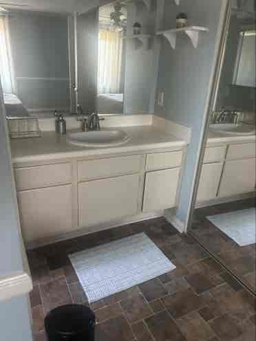 Master bedroom for rent.