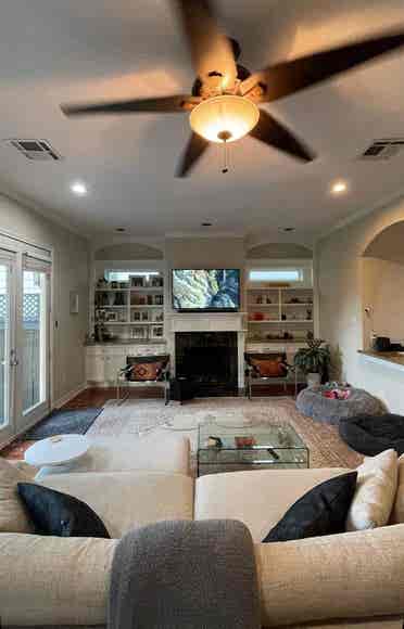 Large room in Heights