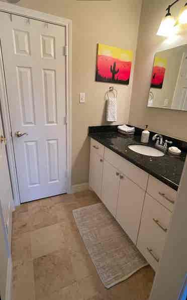Large room in Heights