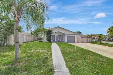 Budget friendly room in West Boca