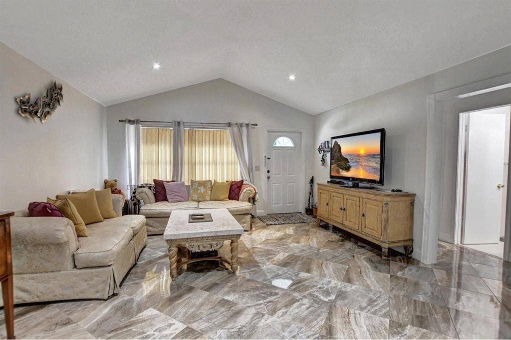 Budget friendly room in West Boca