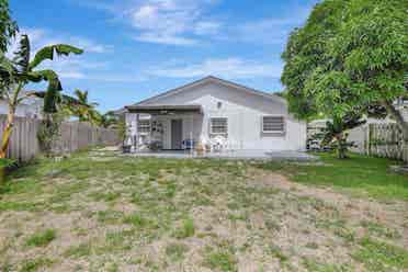Budget friendly room in West Boca