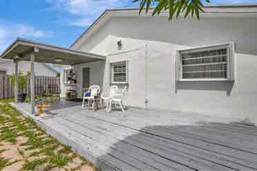 Budget friendly room in West Boca