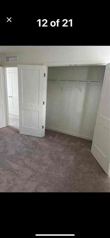 Rooms for rent Saint Cloud. B