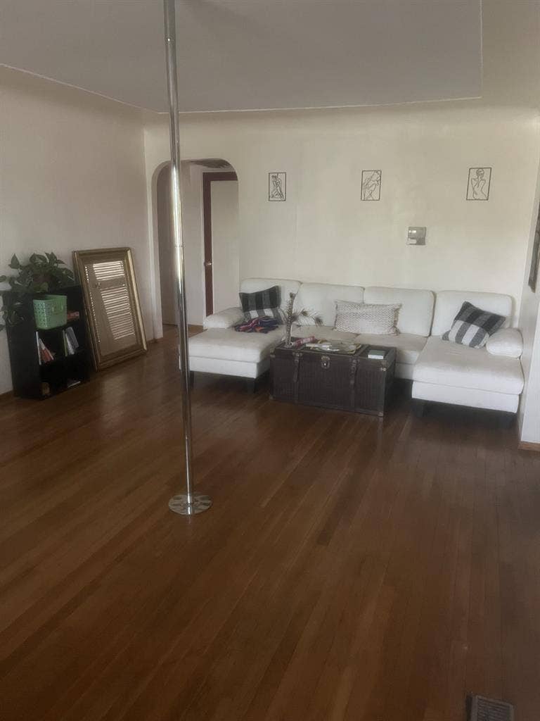 UNM/NOB HILL Room for rent