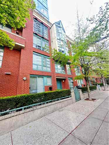 For rent in the heart of Yaletown