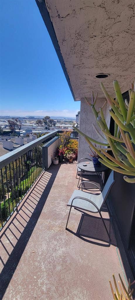 Condo bedroom for rent with view