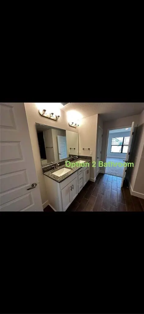 Looking for Roommate(s)