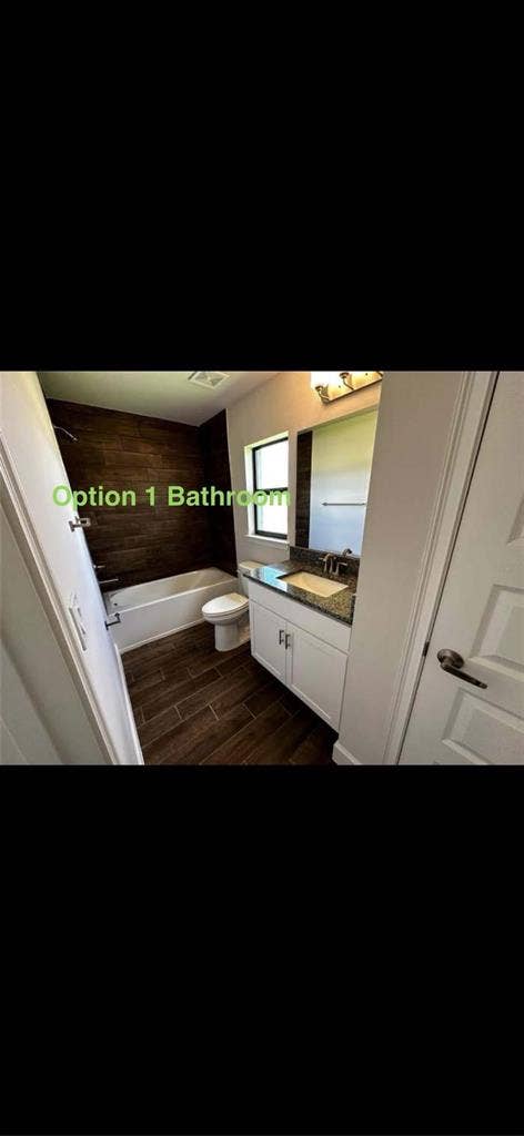 Looking for Roommate(s)