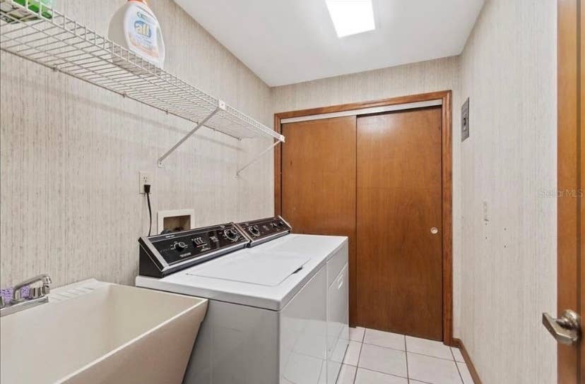 1 Unfurnished Bedroom For Rent