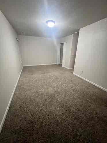 Looking for a female roommate