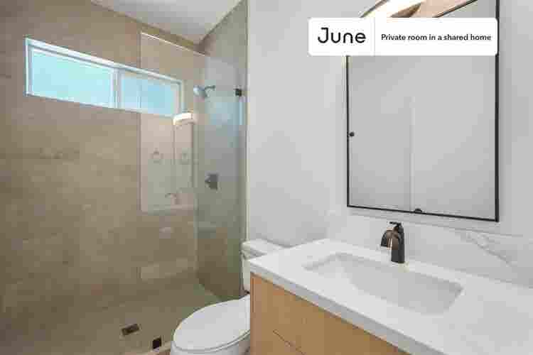 4 BR in Los Angeles