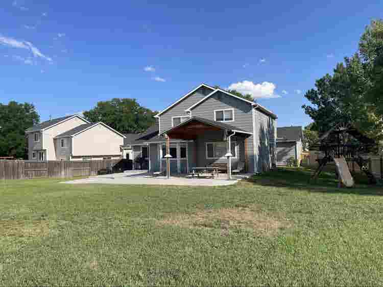 Two male roomate's in Longmont!
