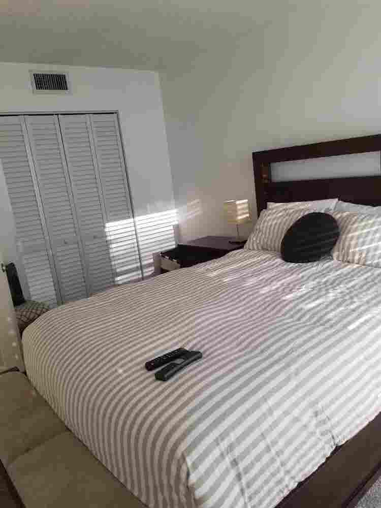 Rent a room just for female