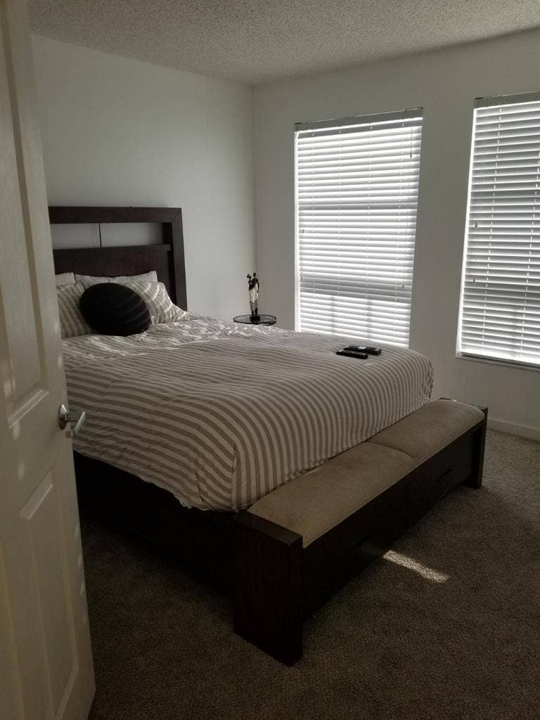 Rent a room just for female
