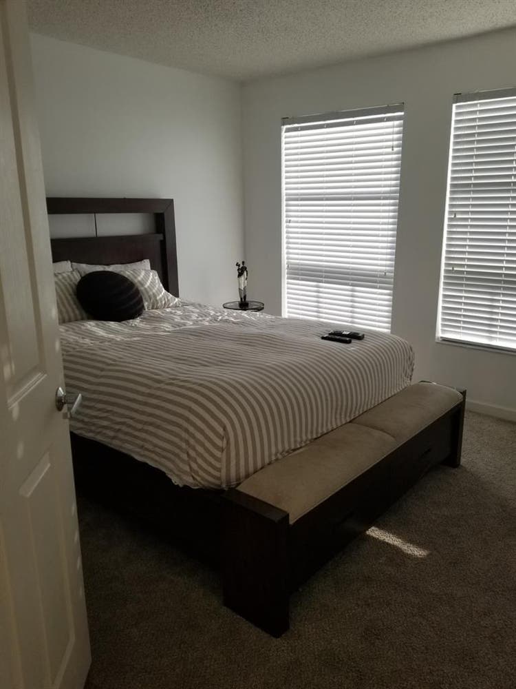Rent a room just for female