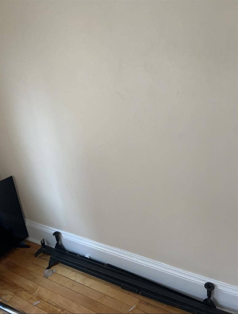 Looking for roommate ASAP !