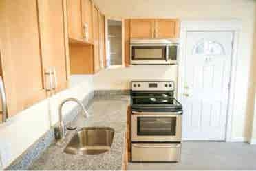 Looking for roommate ASAP !