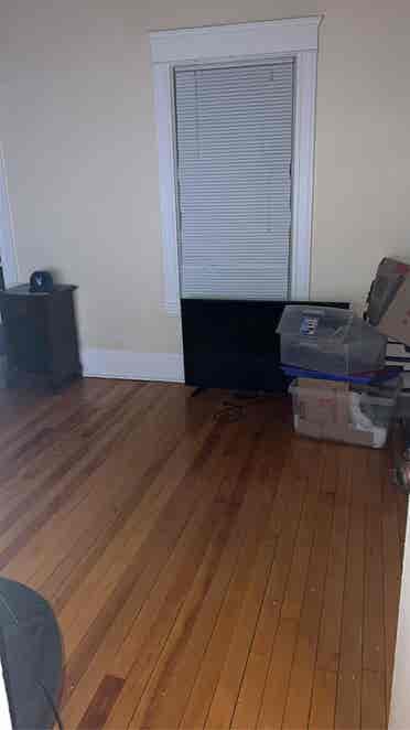 Looking for roommate ASAP !