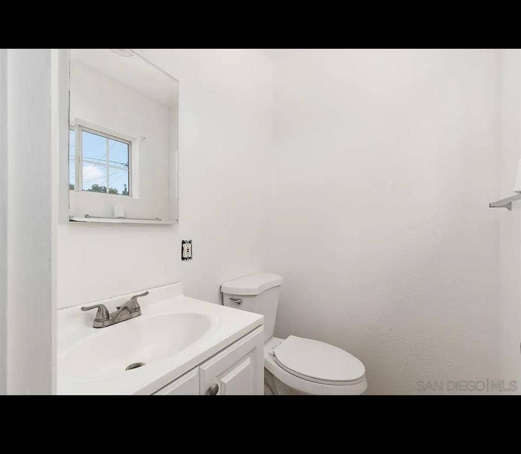 ONE female master bedroom for rent.