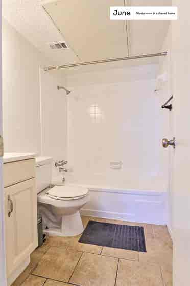2 BR in Austin