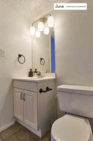 2 BR in Austin