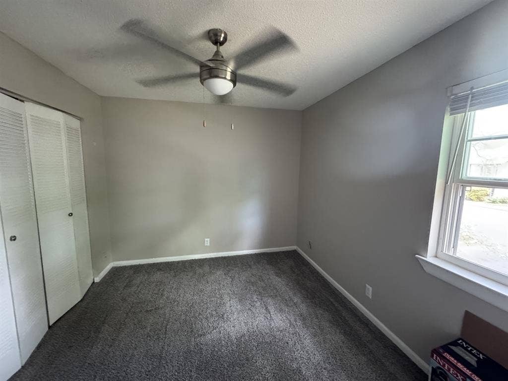 Looking for a female roommate!