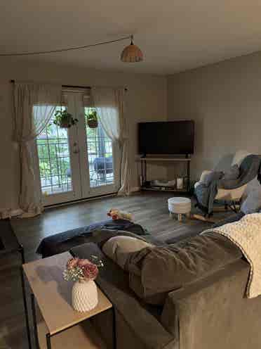 Looking for a female roommate!