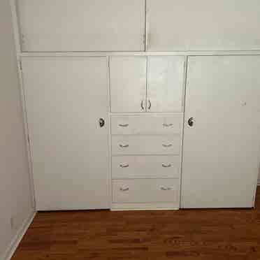 I have a room to rent.