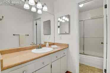 Private bedroom for rent!