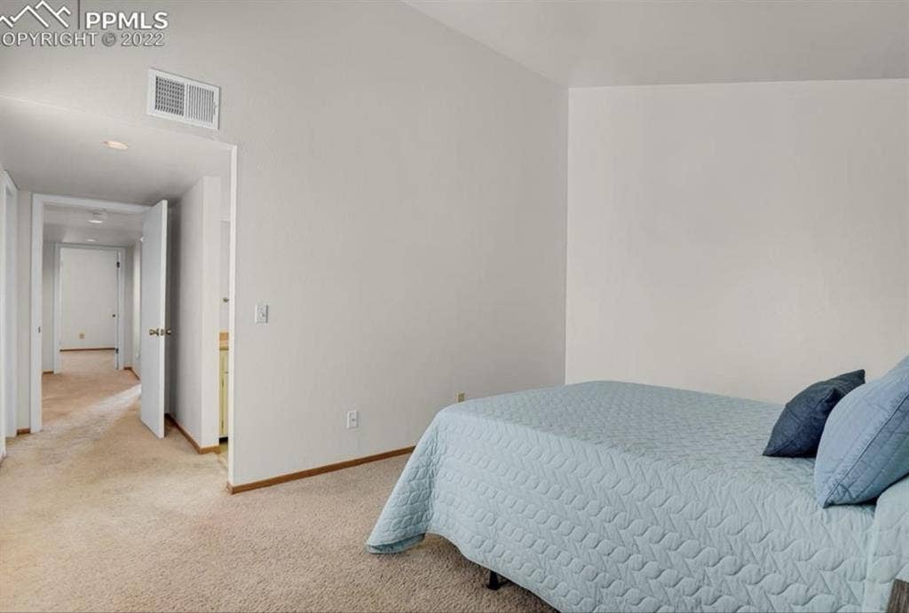 Private bedroom for rent!