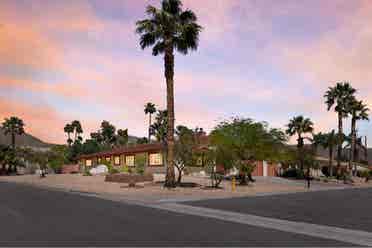 Come enjoy country club life!