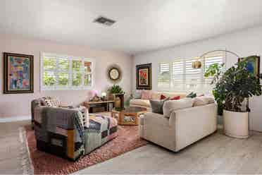Come enjoy country club life!