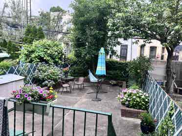 Large room for rent