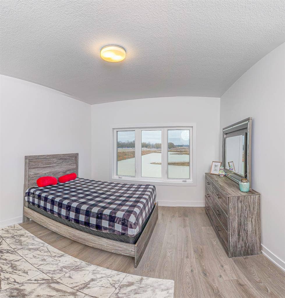 New bungalow Pond facing