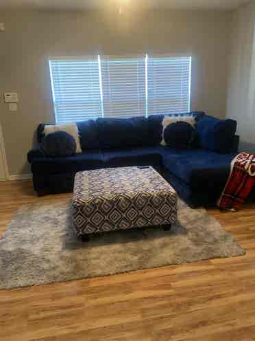LARGE MASTER BED. PRIVATE BATHROOM